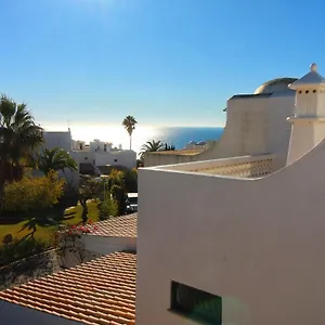 https://typical-portuguese-beach-house-just-88m-to-the-beach.hotelaalgarve.com